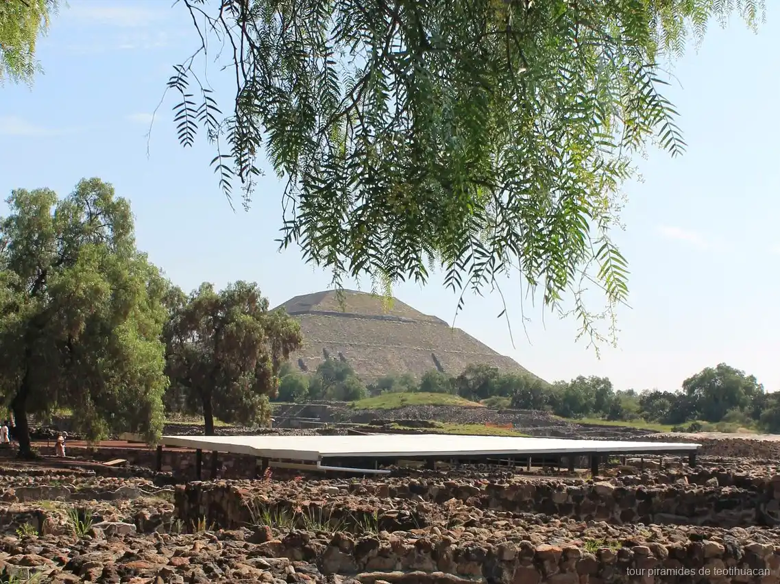 Vista de la Pirámide del Sol en el tour privado a las pirámides de Teotihuacán