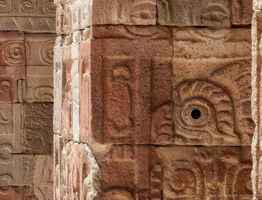Parada de cata en cervecería artesanal en el tour de cerveza y mezcal en Teotihuacán