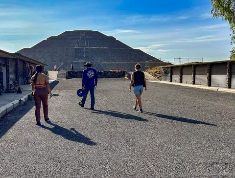 Parada en el taller de obsidiana incluida en el tour a las pirámides de Teotihuacán desde CDMX