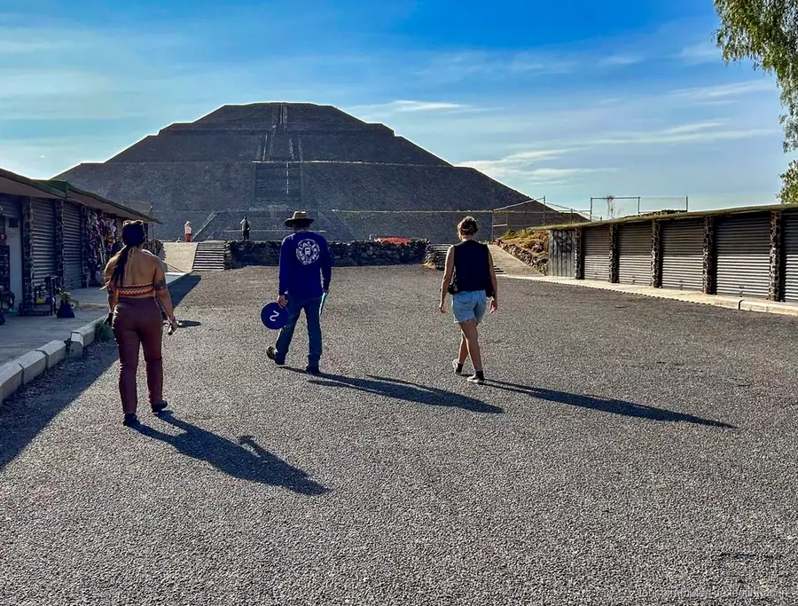 Parada en el taller de obsidiana incluida en el tour a las pirámides de Teotihuacán desde CDMX