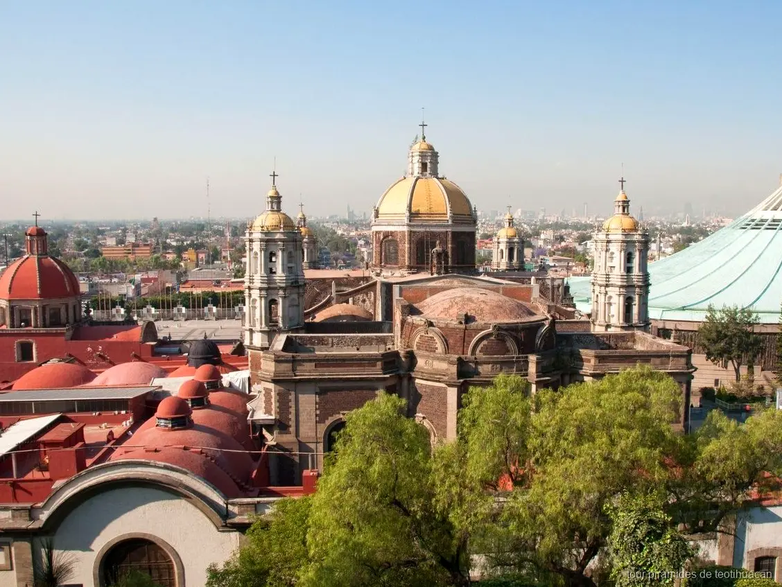 Cata de tequila en el tour a Teotihuacán, Tlatelolco y Guadalupe